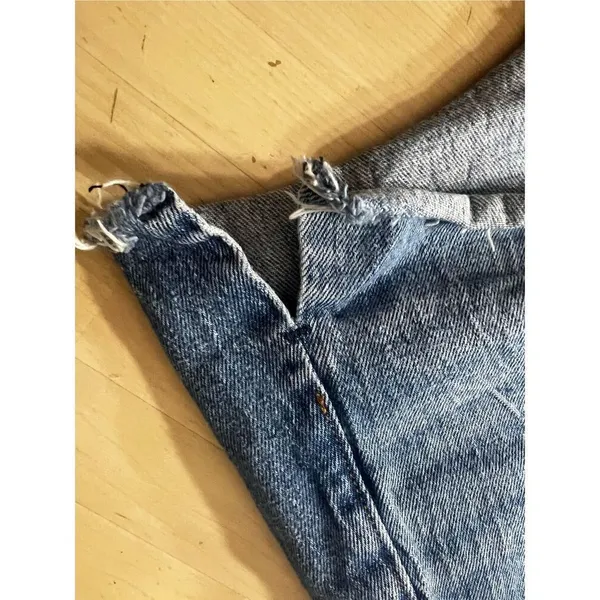 Abercrombie & Fitch The Mom Shorts High Rise Blue Denim Size 27/4 Cotton Slit - Image 6