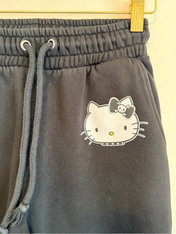 Dolls Kill x Hello Kitty and friends goth sweatpants, black, highwaisted, sz XS - Image 9