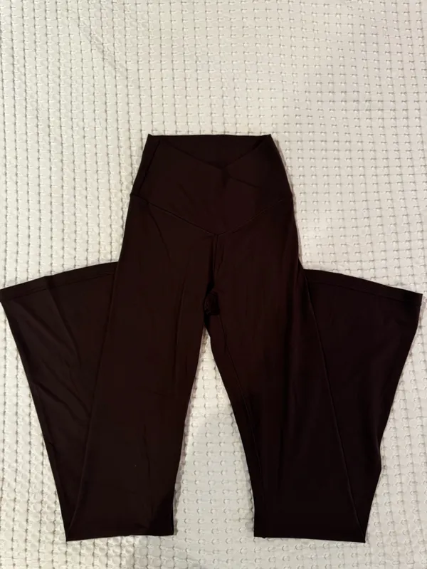 Aerie Offline Hi-Rise Flare Brown Crossover Leggings - Image 2