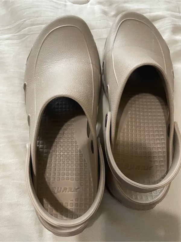 Neutral Beige tan Clog slip on Shoes woman’s size 8 - Image 4