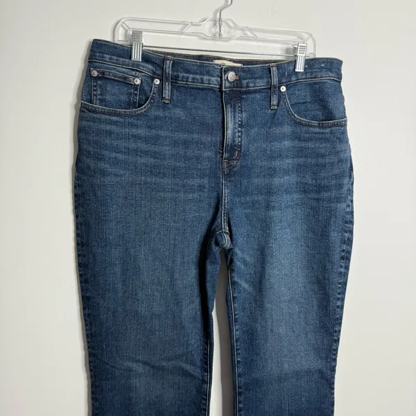 Madewell Kick Out Crop‎ Jeans Arlen Wash Size 32 Minimalist Casual Preppy - Image 2