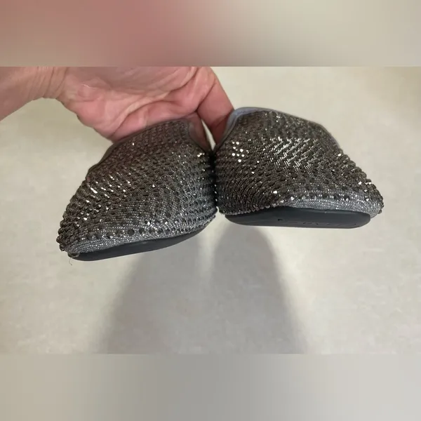 CARVELA Women's Shine Gem-Detail Slip-On Flats Grey & Silver Size 8.5 - Image 7