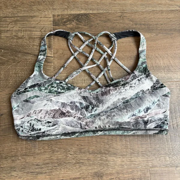Lululemon Free To Be Wild Bra size 8 - Image 3