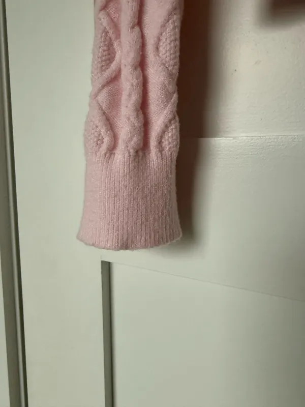 Wicked Pink Cable Knit Sweater Size M - Image 4