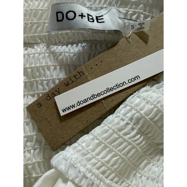 DO + BE White Ruffle Off/On the Shoulder Smocked Crop Top NWT Size Small‎ - Image 7
