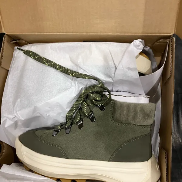 NIB Sorel Women's Ona 503 Hiker Booties - Image 4