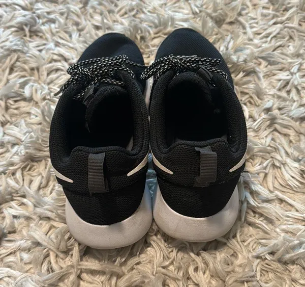 Nike Shoes - Image 2