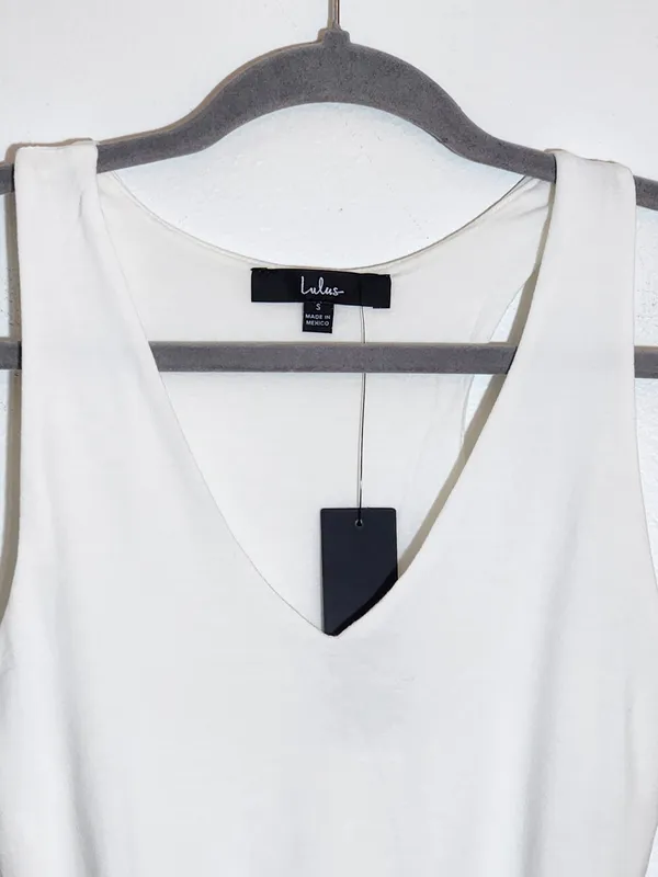 Lulus White V-Neck Sleeveless Crop Top Size Small NWT - Image 2
