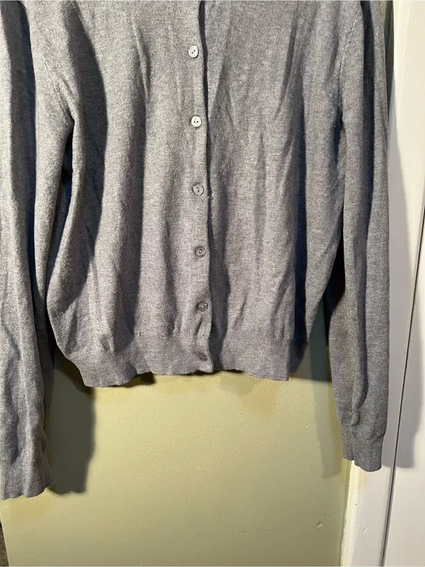 Cielo Women’s Size XL Cardigan Sweater Light Gray Button Crewneck Long Sleeve - Image 4