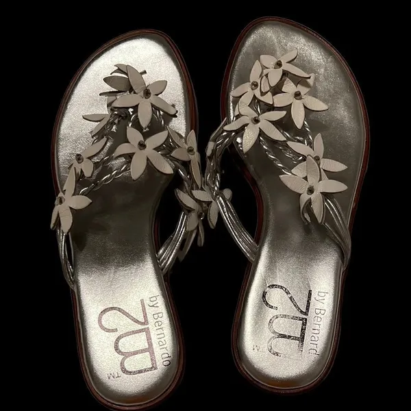 Beautiful Silver & white flowered leather sandals B2 by Bernardo worn 2x EUC - Image 2