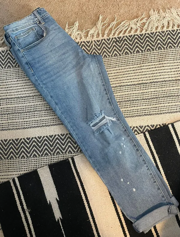 No Boundaries Mom Jeans - Image 2