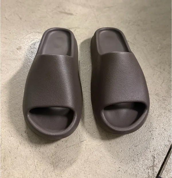 Yeezy Slides - Image 2