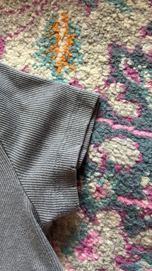 Hippie Rose grey top - Image 4