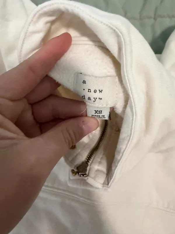 a new day cream Half-Placket Crewneck Pullover - Image 2