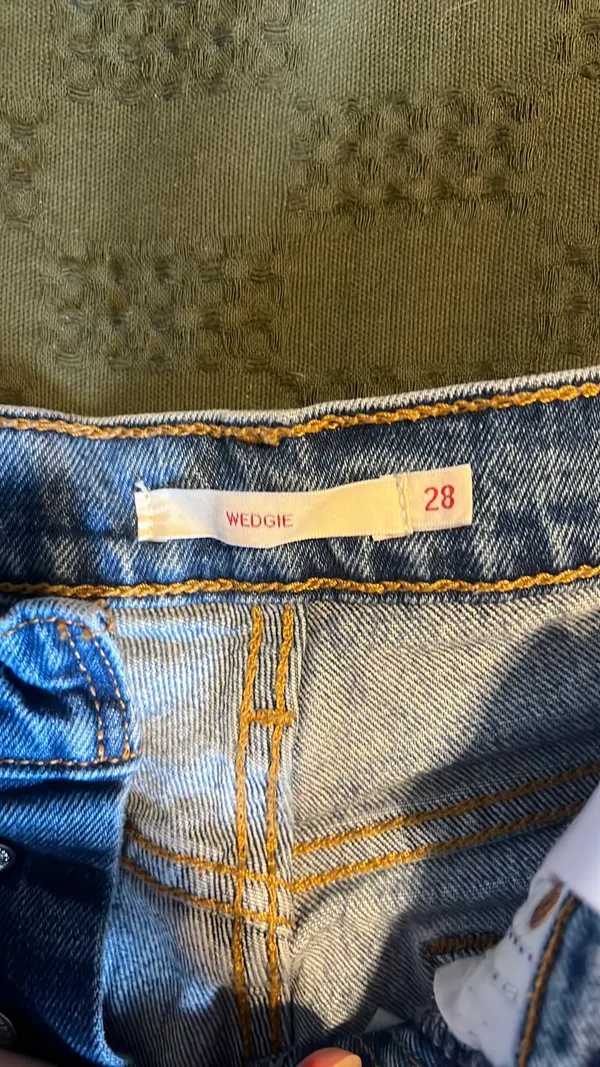 Levi’s Wedgie Fit High-Waisted Shorts - Image 4