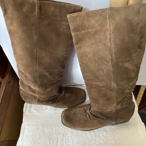 Vintage Classique suede boots woman’s size 8M knee high boots. - Image 5
