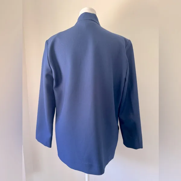Vintage ‘80s Bending Easy Navy Blue Lightweight Collarless Open Front Blazer - Image 4