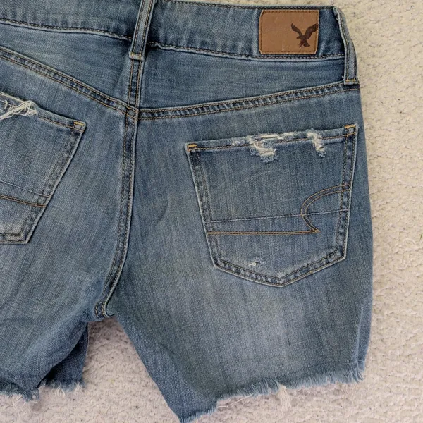American Eagle Tomgirl Distressed‎ Jean Shorts Womens 00 Blue Denim Button Fly - Image 8