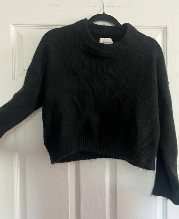 Abercrombie Sweater Women’s crop - Image 2