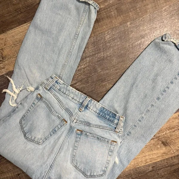 Abercrombie‎ & Fitch light wash distressed denim jeans Size 26 - Image 3
