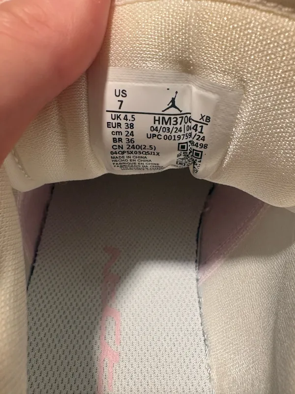Air Jordan Nike women’s low SE Paw Print Pink Foam - Image 3