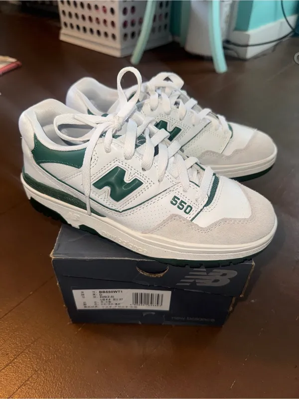 New Balance White and Green 550 Retro Low-Top Sneakers - Image 2