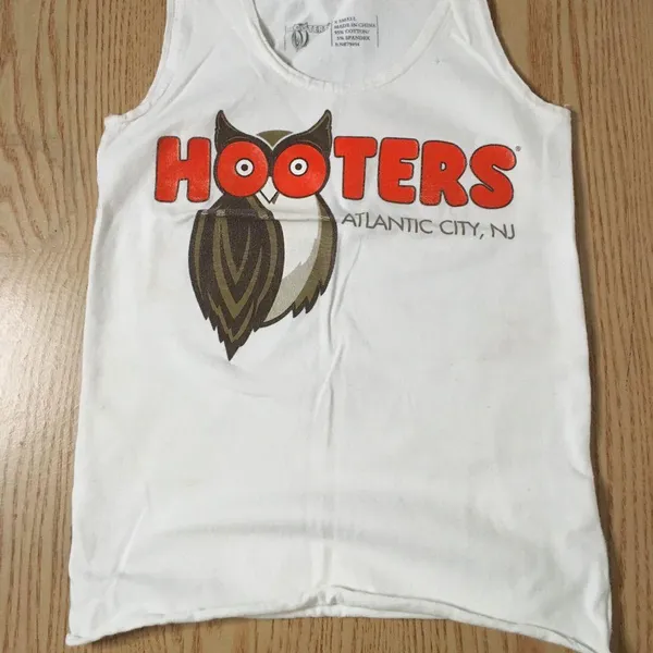 B70 Hooters Girl Worn Tank from Atlantic City NJ Stretchy Soft White Size Xs - Image 2
