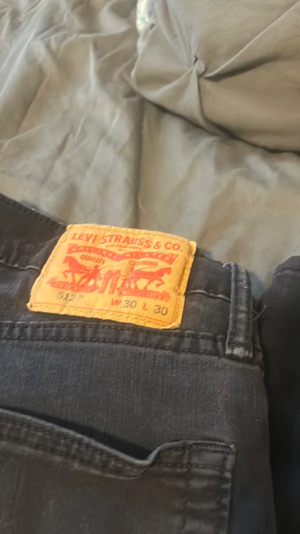 Levi’s Jeans Dark Wash - Image 3