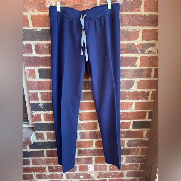 Figs Livingston Navy Scrub Pants Size Medium Tall - Image 3