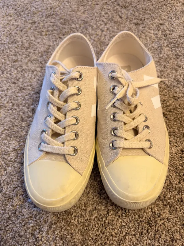 VEJA Sneakers - Image 3