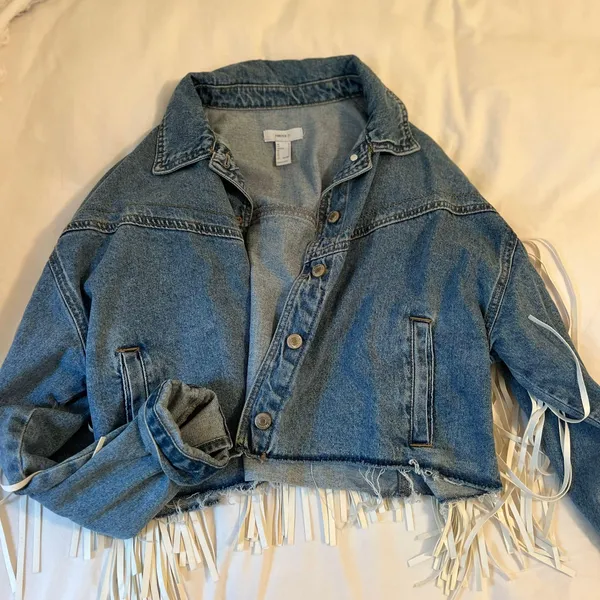 Forever 21 Cropped Denim Jacket With Fringe - Image 4