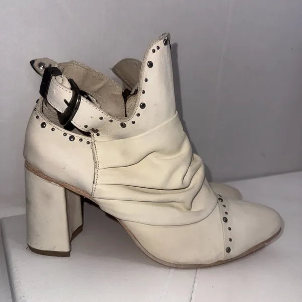 Freebird Distressed Festival Stud Jericho White‎ Leather Boots Ankle Booties 12 - Image 3