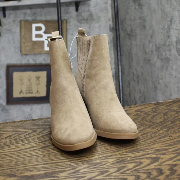 Universal Thread Womens Heeled Cypress Winter Boots 88375523 Taupe Brown 6M - Image 3