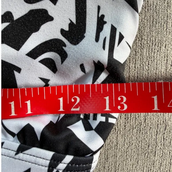 Gymshark Multi Strap Racerback‎ Sports Bra Black White Geometric Print - Image 5