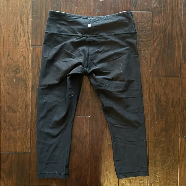Lululemon Cropped Leggings 8 - Image 5