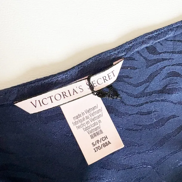 Victoria's Secret Womens Navy Zebra Jacquard Tie Shoulder Satin Cami Top Size S - Image 4