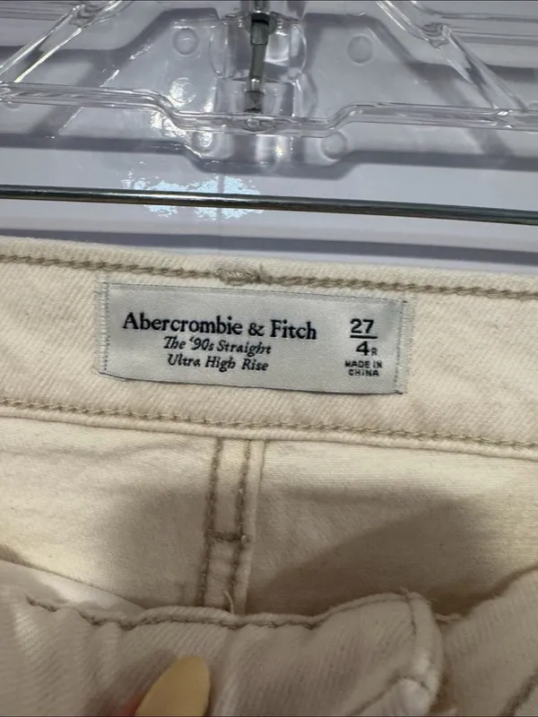 Abercrombie and Fitch 90s high rise Cream Straight-Leg Jeans - Image 3