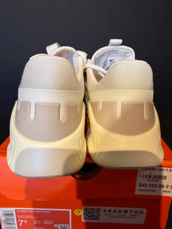 Women’s Nike Free Metacon 7.5W - Image 4
