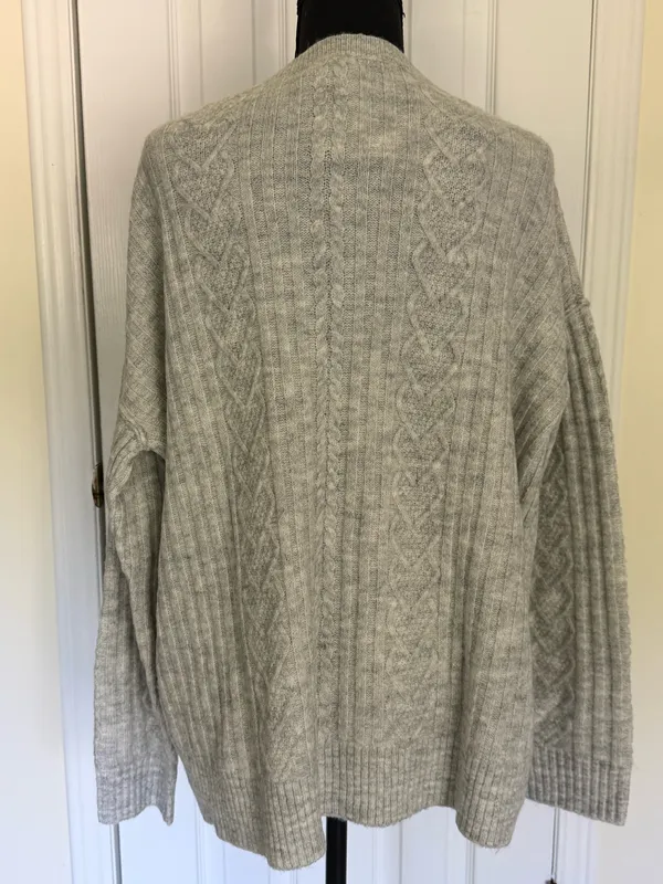Legendary Outfitters Women’s Cable Knit Crewneck Sweater Light Gray Size L - Image 5