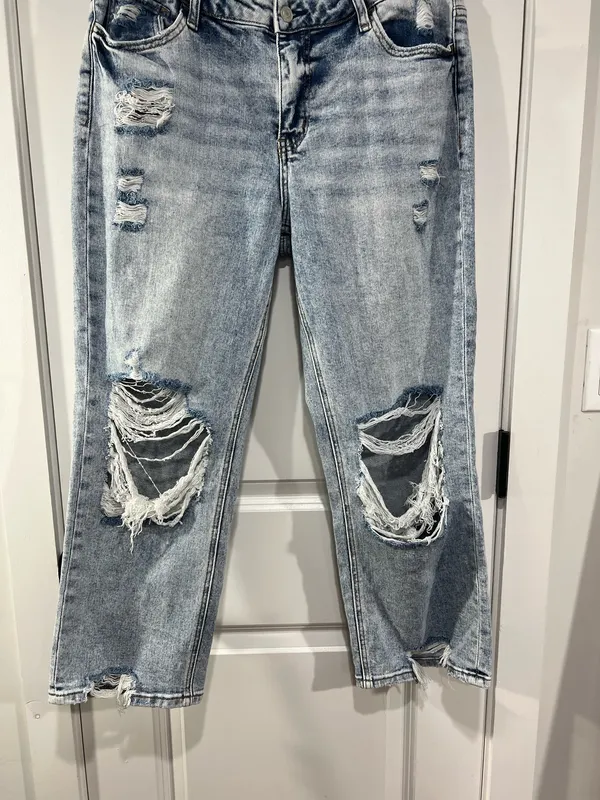 Vervet Lovervet Acid Washed Mid Rise distressed straight leg - Image 2
