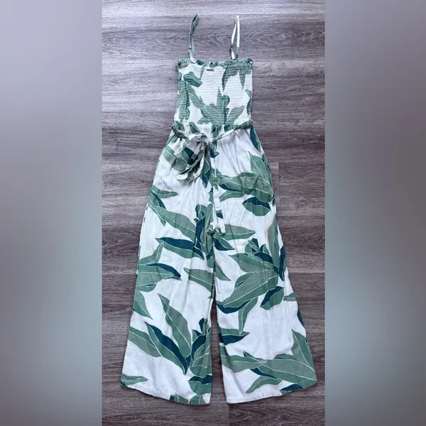 billabong Green Leaf Print Cropped Jumpsuit Wide Leg Size Medium Cotton blend - Image 3