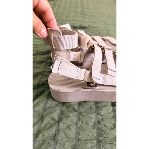 Teva Mevia Flatform Sandals size 7 - Image 3