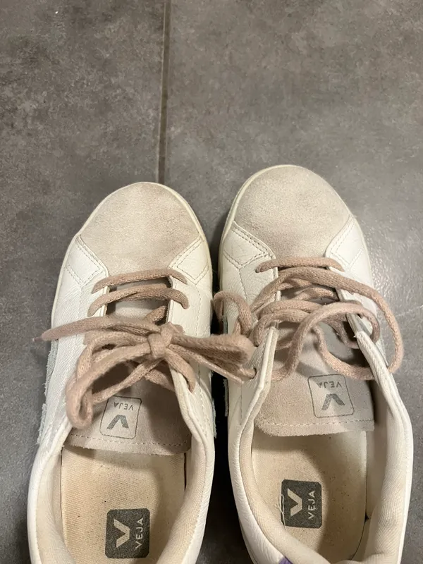 VEJA Sneaker - Image 4