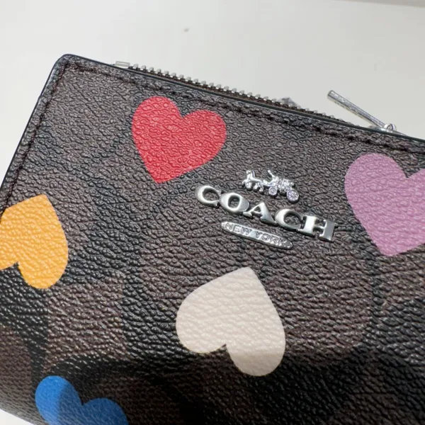coach Bifold Wallet In Signature Canvas With Heart Print cp424 - Image 3