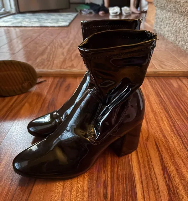 Forever 21 Shiny ankle boots - Image 2