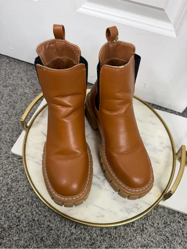 Madden Girl Cognac Brown Chunky Lug Sole Chelsea Boots Size 6M - Image 5