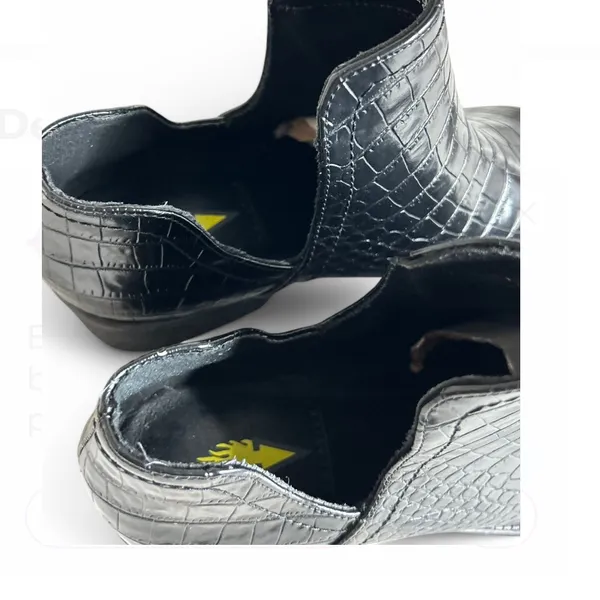 Volatile Chronicle Bootie (Women) Size 8.5 black. - Image 6