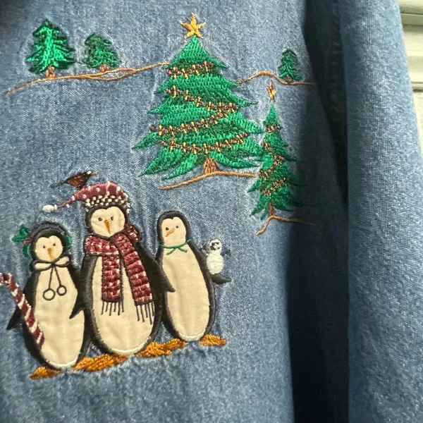 High Sierra Vintage Penguin Holiday Denim Button Up Sz Shirt Medium Jean Christmas - Image 2