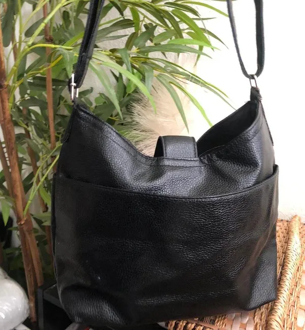 2000s Y2K Gothic Grunge Black manmade pebbled leather shoulder hand bag purse o ring silver hardware. Adjustable straps, can also be a crossbody Measurement in pics #whimsygoth #gorpcore #subverse #emo - Image 3