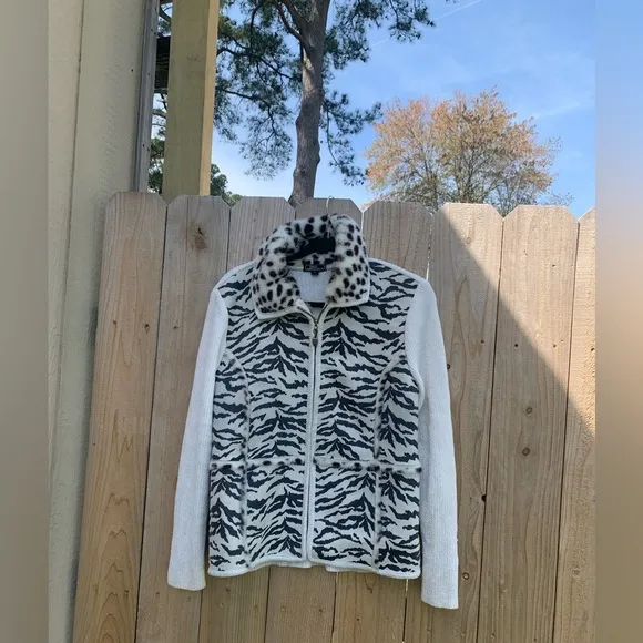Lisa‎ International Cream Spots Faux Fur Suede Sweater Jacket Sz small zebra - Image 4
